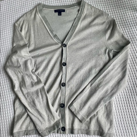 Men’s Large Banana Republic Button Down Cardigan, white/grey striped - Picture 4 of 4